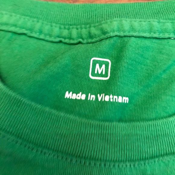 Genuine GREEN Apple Employee T-shirts - Picture 3 of 4